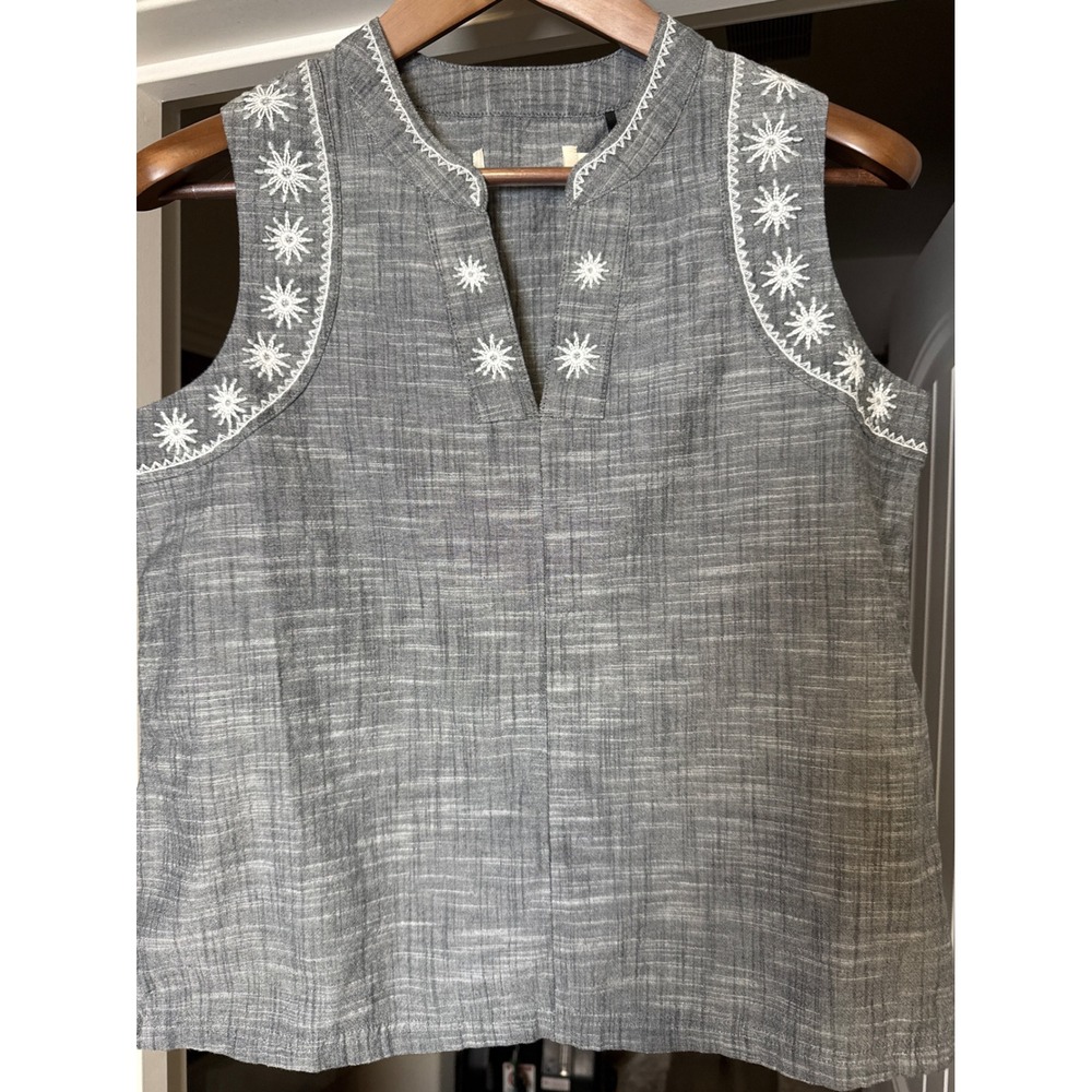 Old Ranch Family Grey Organic Cotton Embroidered Sleeveless V-Neck Top‎ S Costal